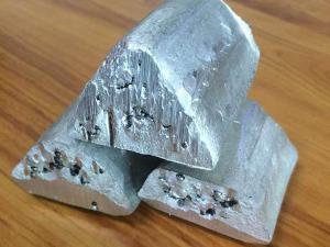 廢鋼是電弧爐冶煉的主要原料，它的替代品有哪些？